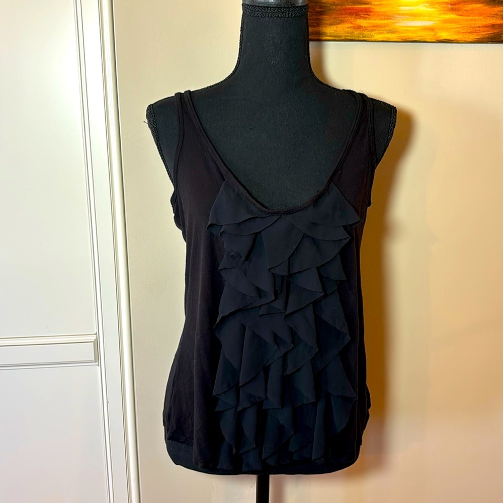 New York & Company sleeveless ruffle front tank XL